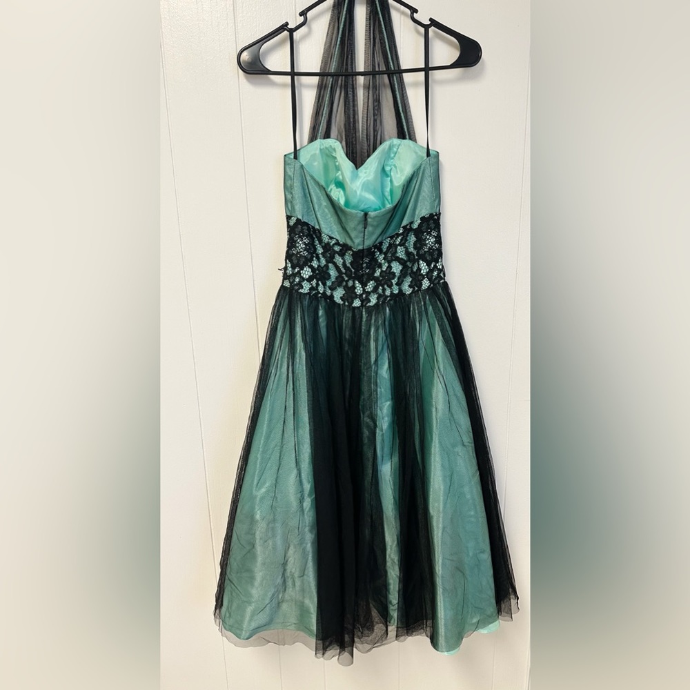 Cache Dress - Picture 2 of 7
